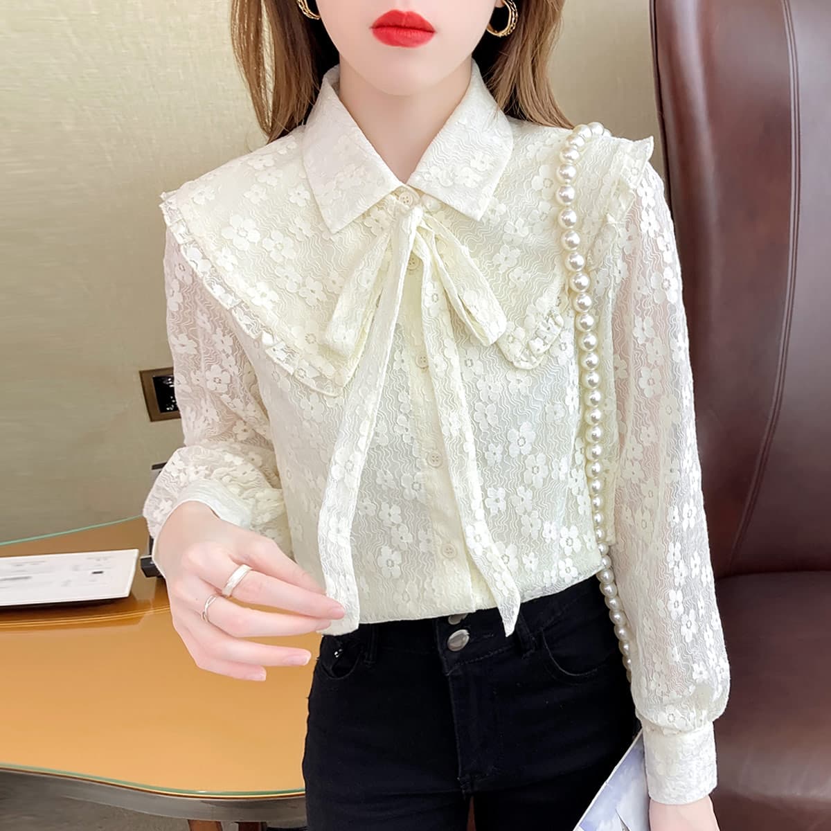 フレンチガーリー 花柄総レース襟付きリボンタイブラウス