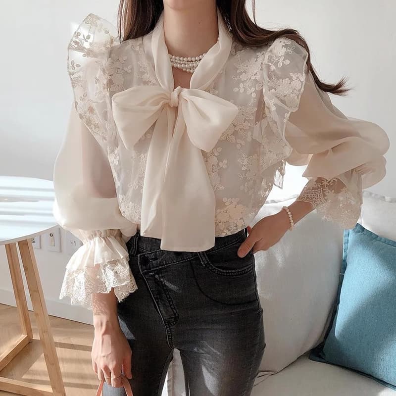 フレンチガーリー 花刺繍レースフリル長袖ブラウス