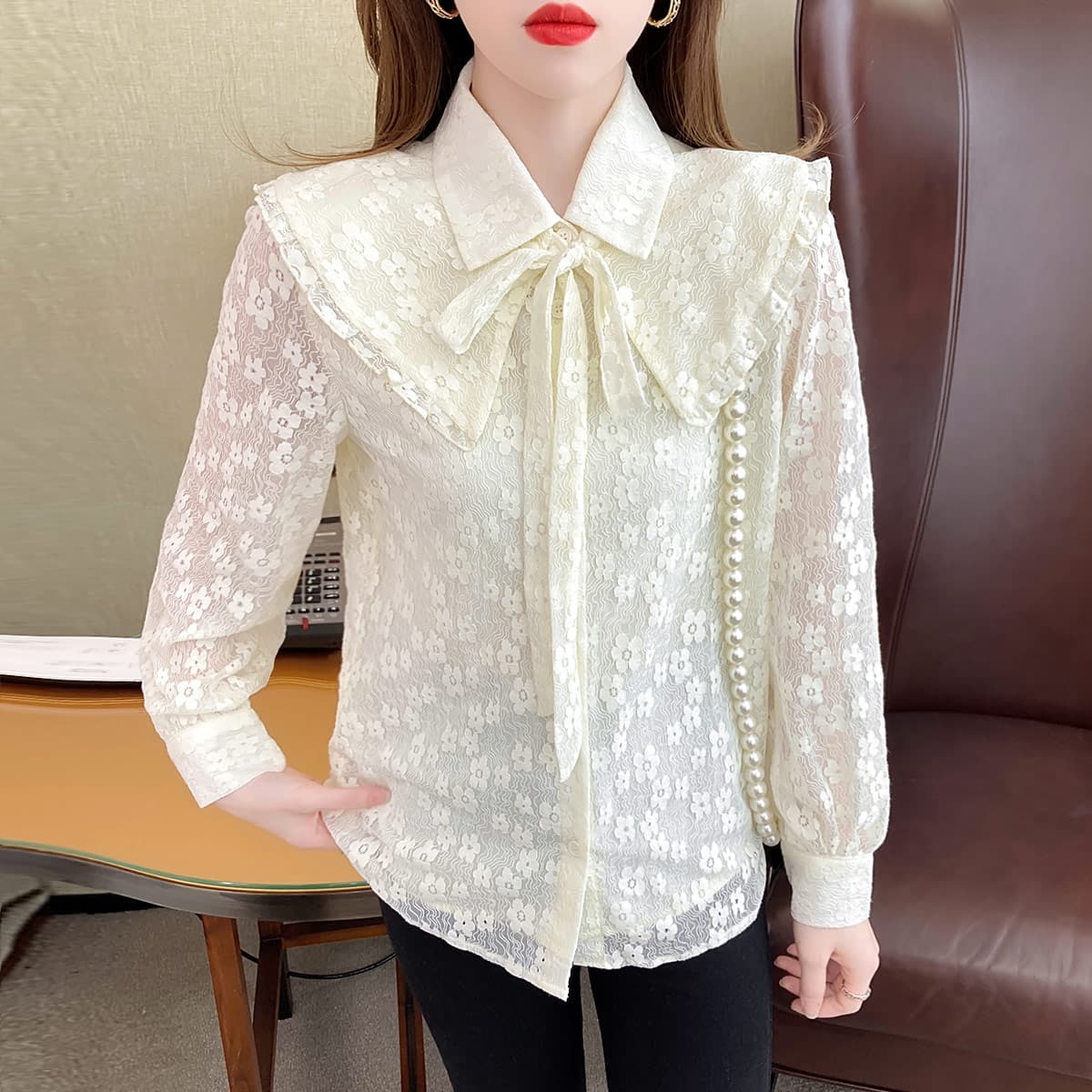 フレンチガーリー 花柄総レース襟付きリボンタイブラウス