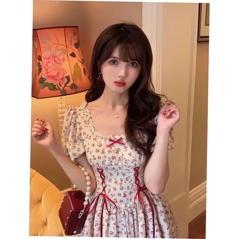 フレンチガーリー 小花柄パフスリーブ編み上げフリルワンピース