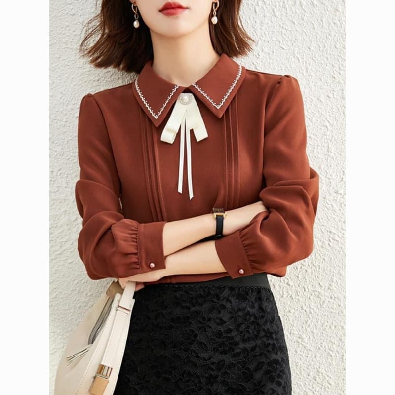 フレンチガーリー パールボタン付きリボンタイ襟刺繍ブラウス