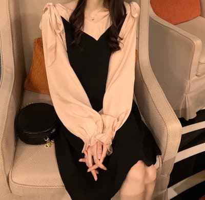 フレンチガーリー 秋 レトロ 袖口 フリルワンピース
