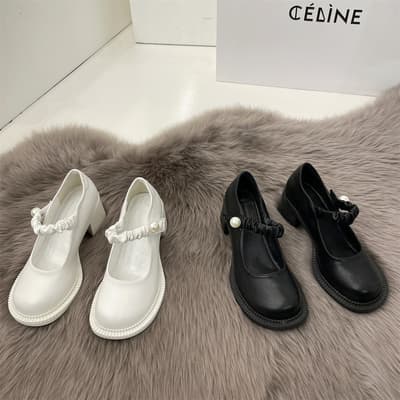 フレンチガーリー クシュクシュパールボタンハイヒール靴