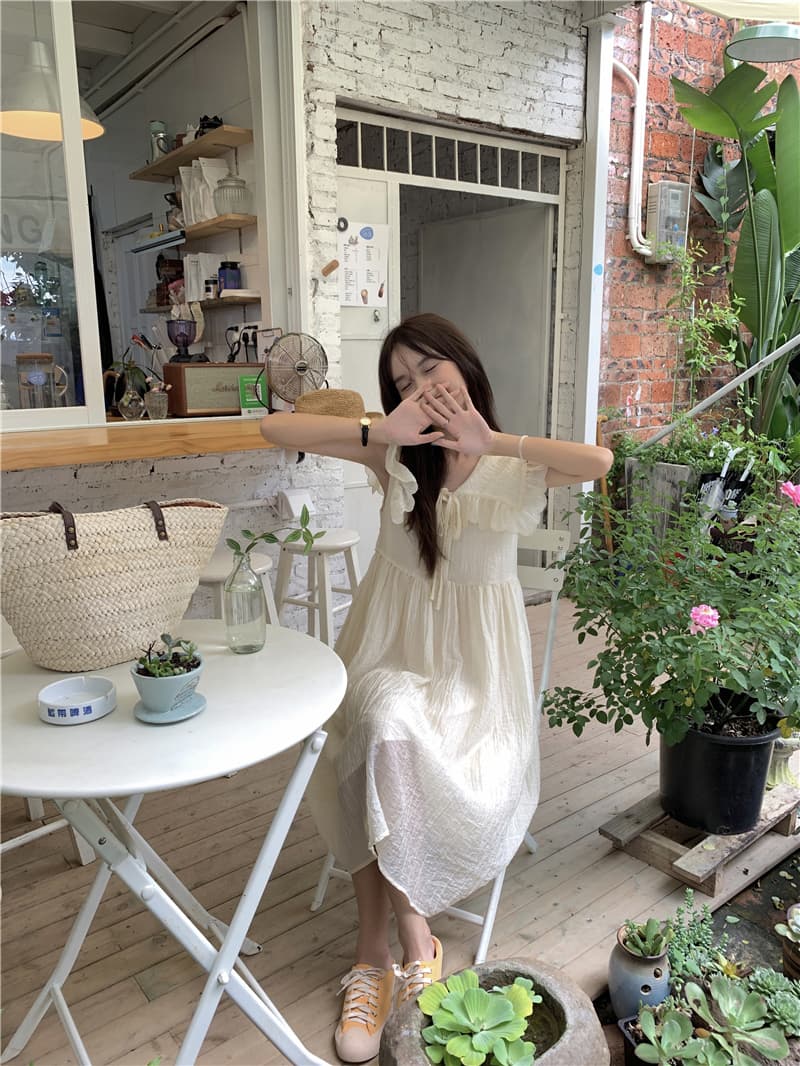 フレンチガーリー フリルカラーノースリーブワンピース