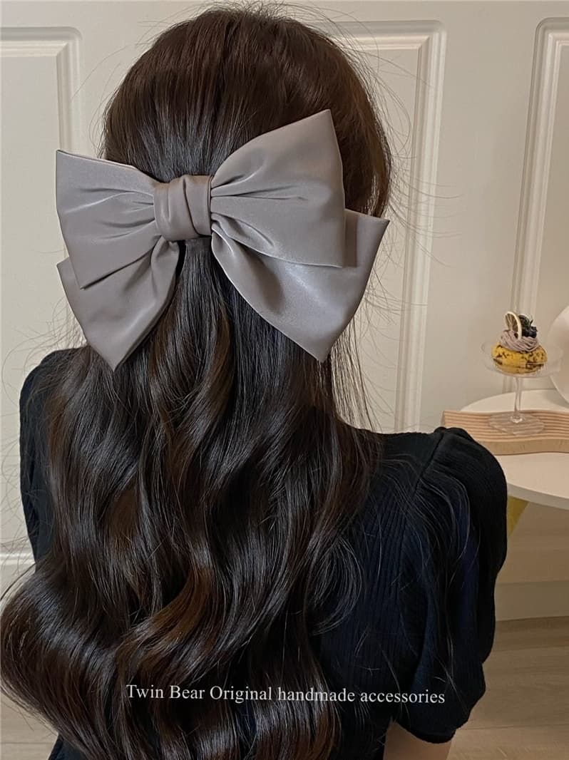 フレンチガーリー 特大リボンのヘアクリップ