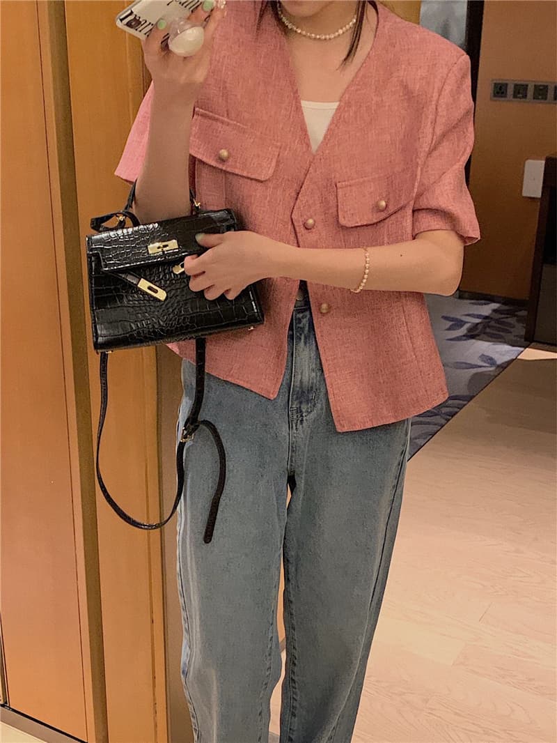 フレンチガーリー Vネックパールボタンミニアウター